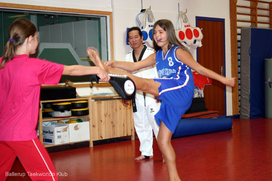 Training_Thuy_2005-09-04_054
